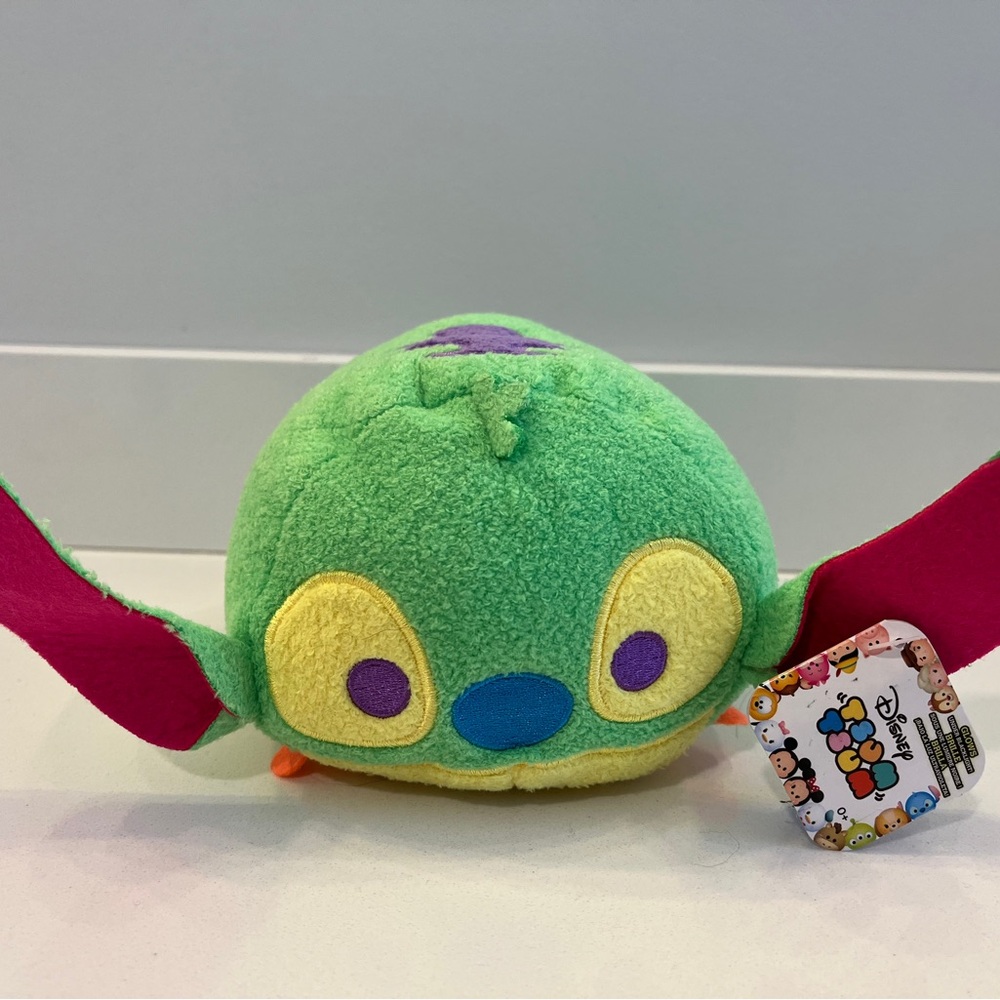 NWT Disney stitch lime green neon Tsum Tsum